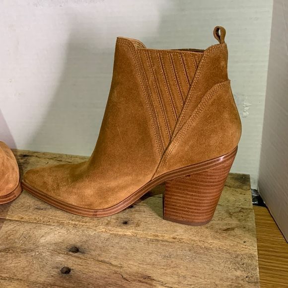 Marc fisher Gardi pointed toe boots.  Brown western booties. Cowgirl - Picture 4 of 9